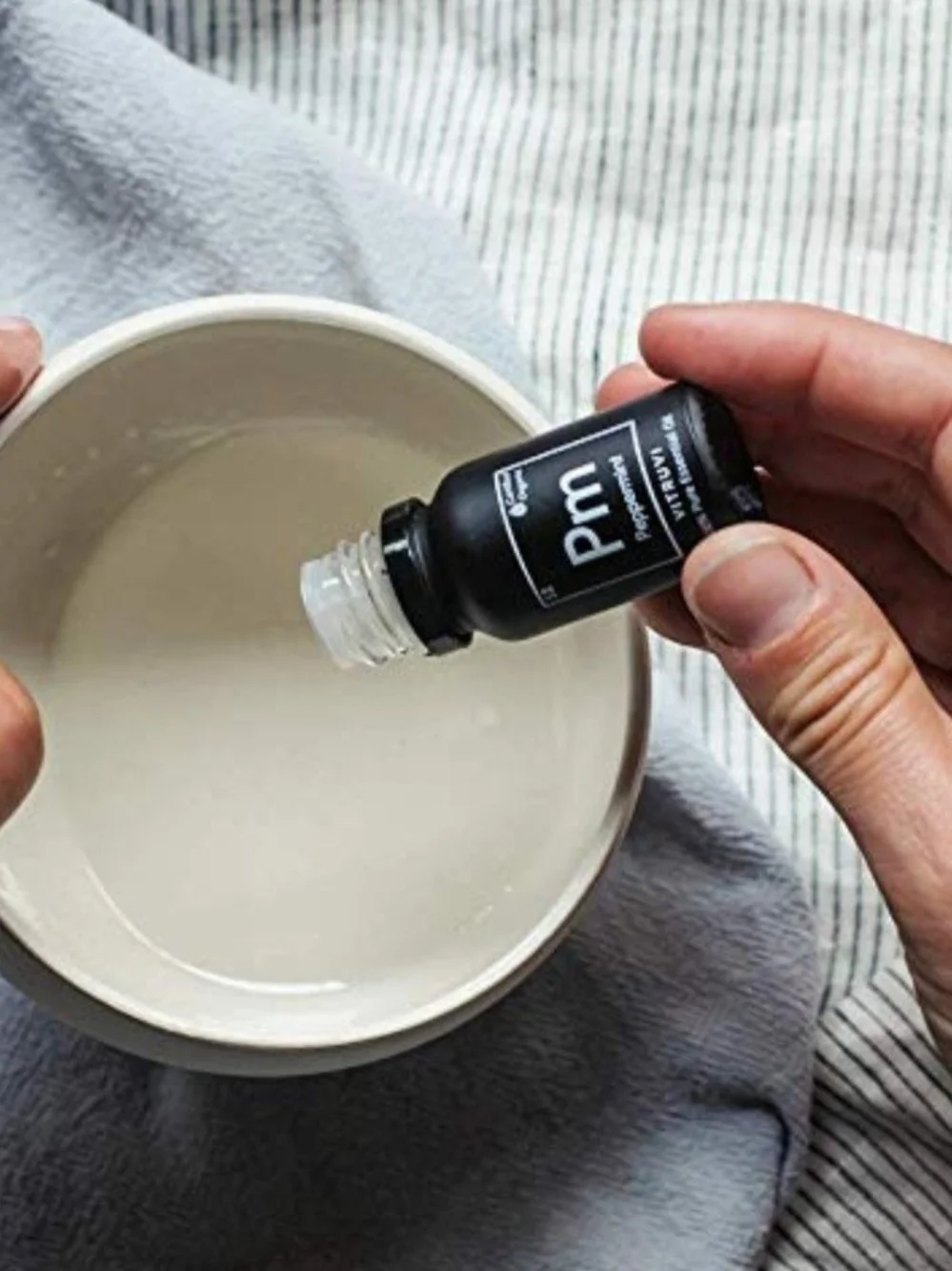 Vitruvi Peppermint (Pm) Essential Oil - Black Bottle NEW